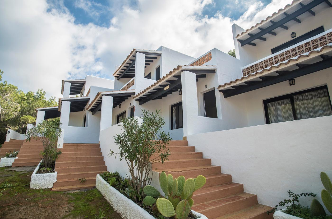 Apartamentos Pinomar Es Calo  Exterior photo